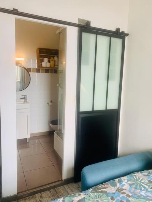 Studio Paisible, Climatise Avec Vue Notre Dame * Marseilles