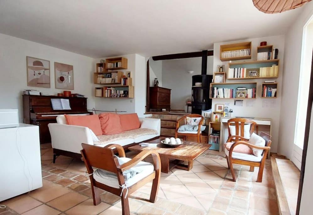 Beautiful Mas With Swimming Pool In Provence / Maison Provencale Avec Piscine * Marseille