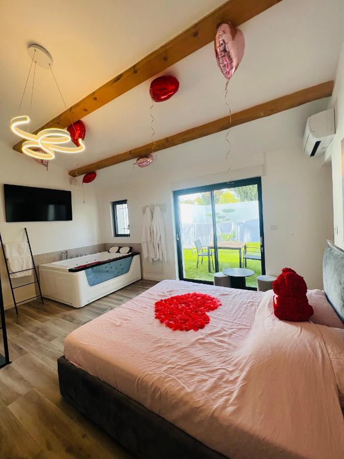 Magnifique Loveroom Bed & Breakfast Marseille
