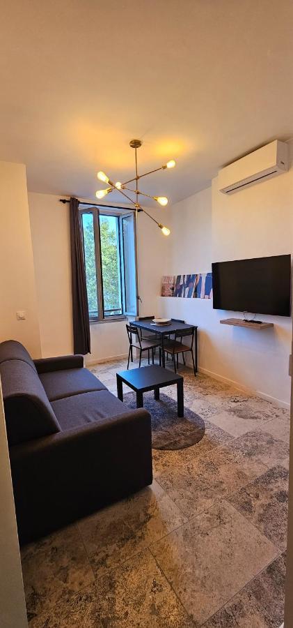 Massilia New'z 02 Apartment *