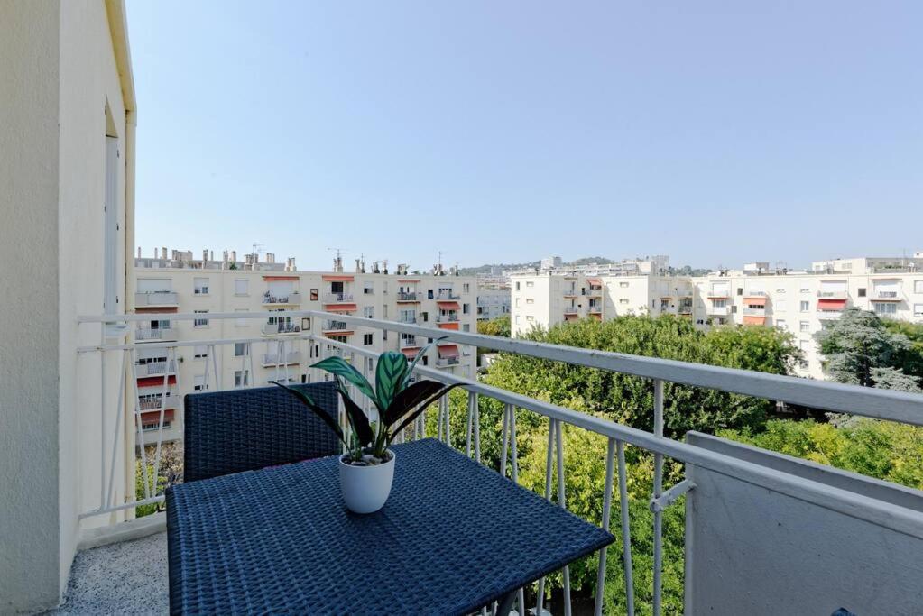 T4 Avec 3 Et Balcon A Mazargues Apartment