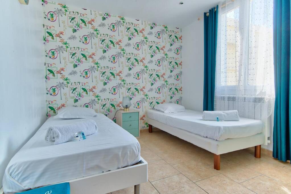 Apartment T4 Avec 3 Et Balcon A Mazargues