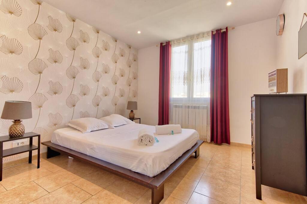 T4 Avec 3 Et Balcon A Mazargues * Marseille