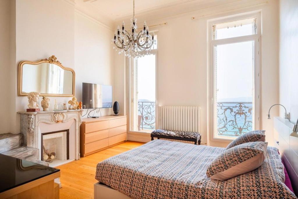 Appartement Sur La Corniche Kennedy Face A La *