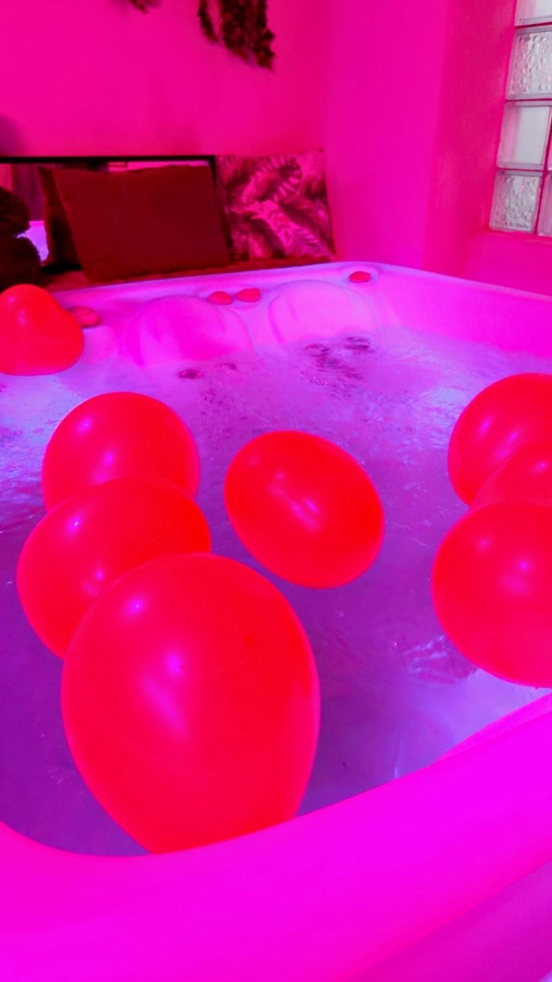 13 Nuances De Grey Jacuzzi *