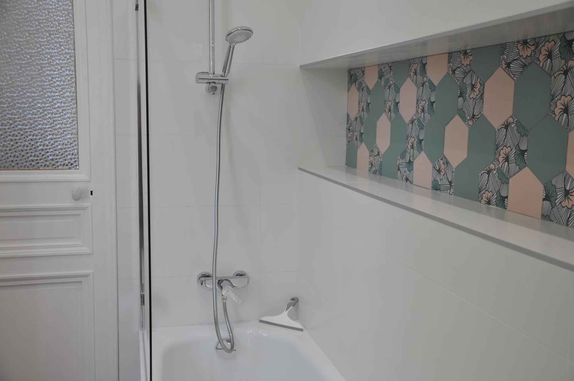 Maison Entiere Avec Un Grand Jardin A 15 Min Du Centre En Transports: Bienvenue A Qg ! Villa *