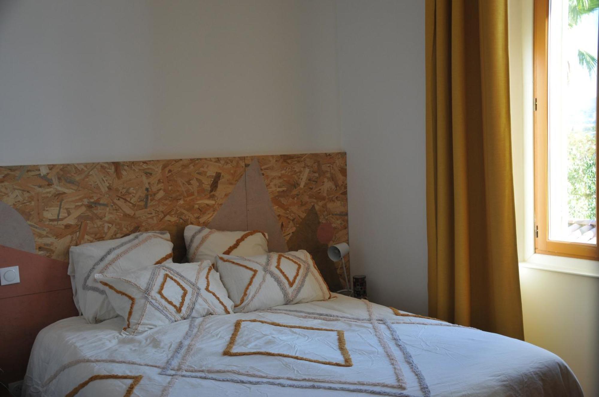 Maison Entiere Avec Un Grand Jardin A 15 Min Du Centre En Transports: Bienvenue A Qg !