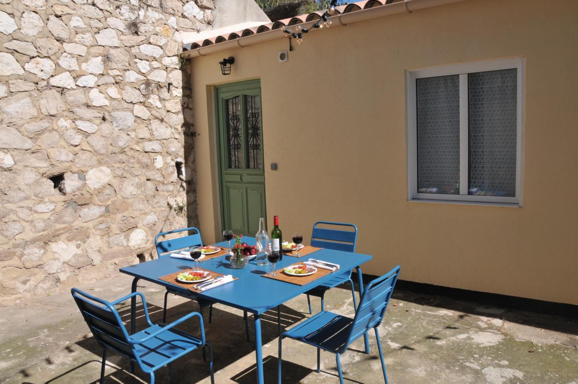 Villa Maison Entiere Avec Un Grand Jardin A 15 Min Du Centre En Transports: Bienvenue A Qg ! *
