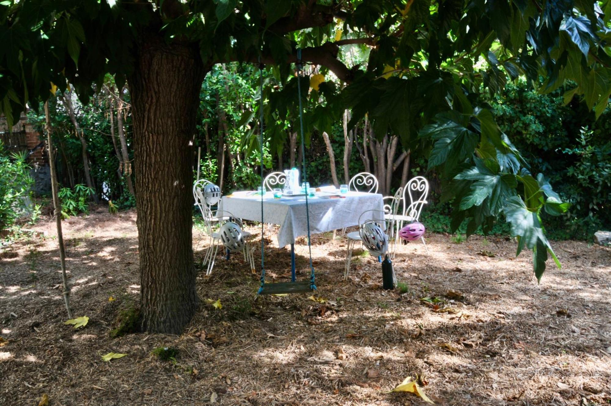 Maison Entiere Avec Un Grand Jardin A 15 Min Du Centre En Transports: Bienvenue A Qg ! Villa *