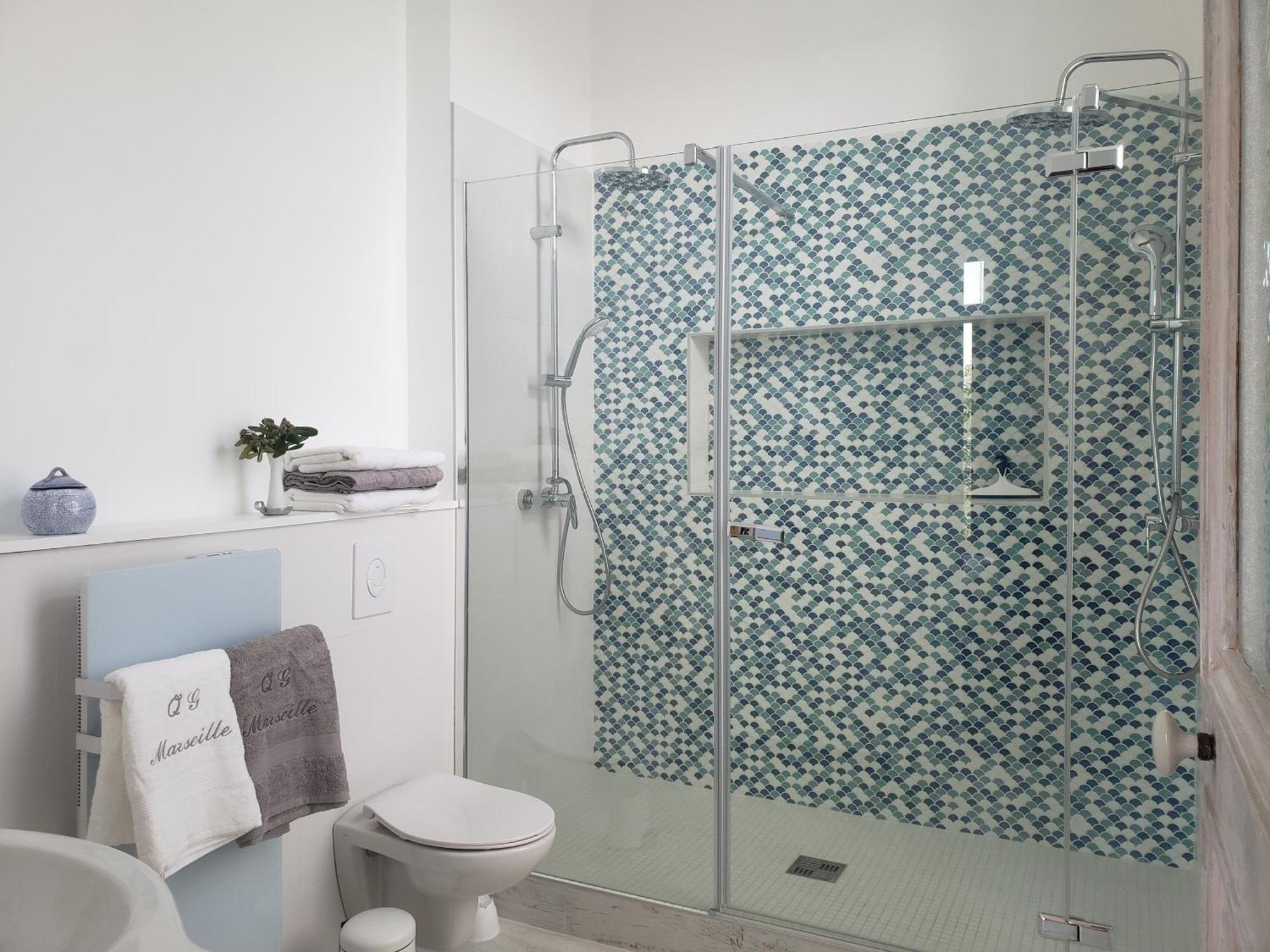 Villa Maison Entiere Avec Un Grand Jardin A 15 Min Du Centre En Transports: Bienvenue A Qg !