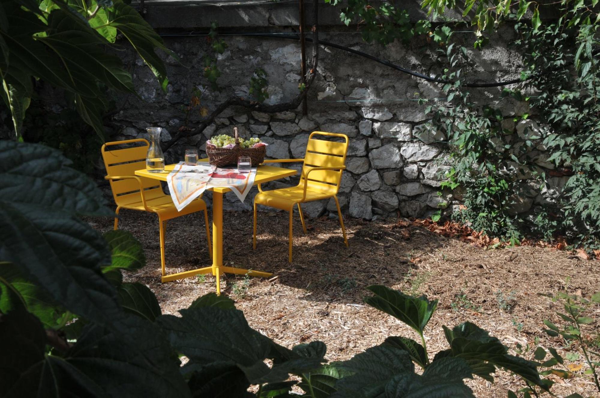 Maison Entiere Avec Un Grand Jardin A 15 Min Du Centre En Transports: Bienvenue A Qg ! Villa *
