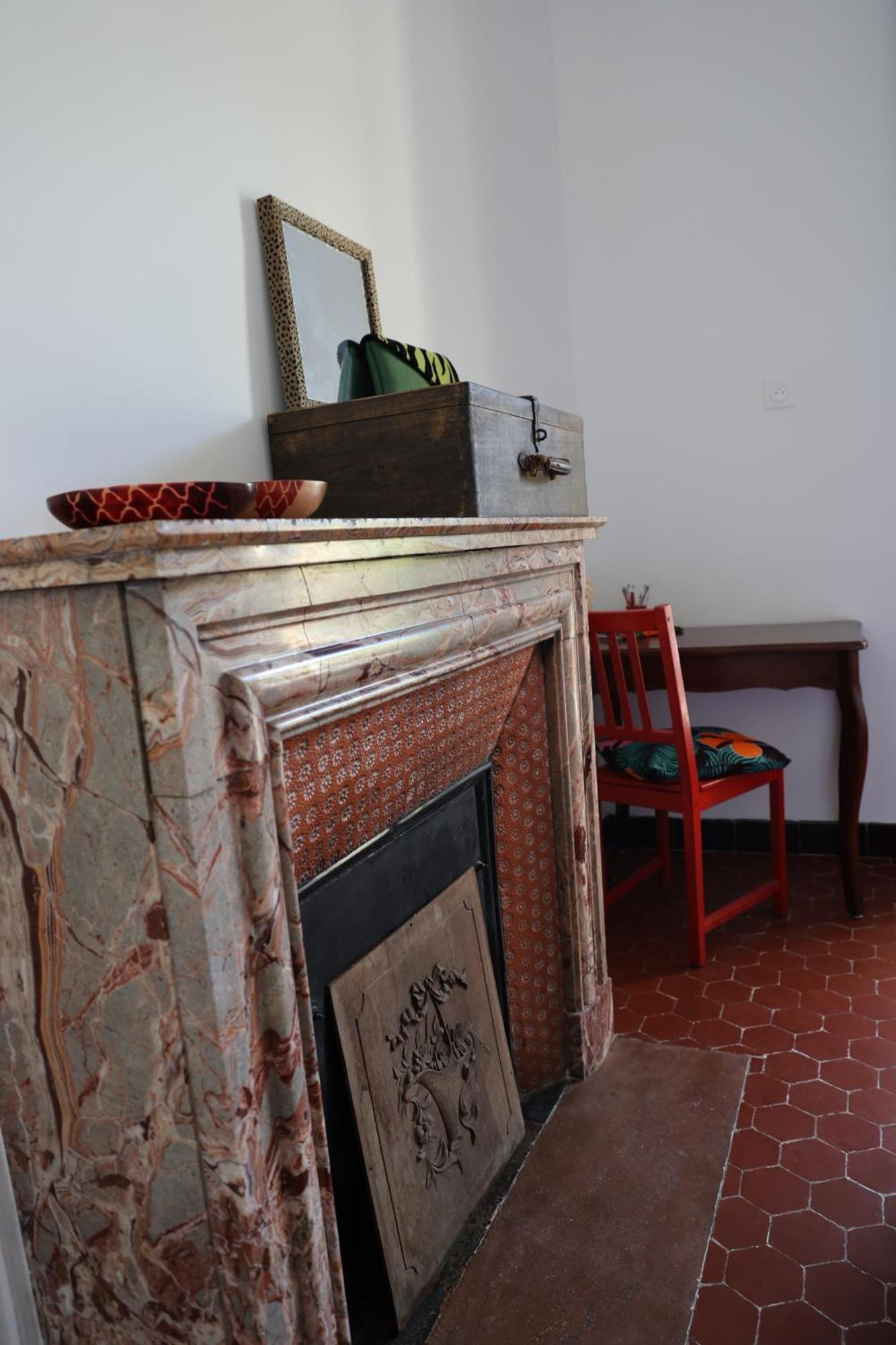 Maison Entiere Avec Un Grand Jardin A 15 Min Du Centre En Transports: Bienvenue A Qg ! *