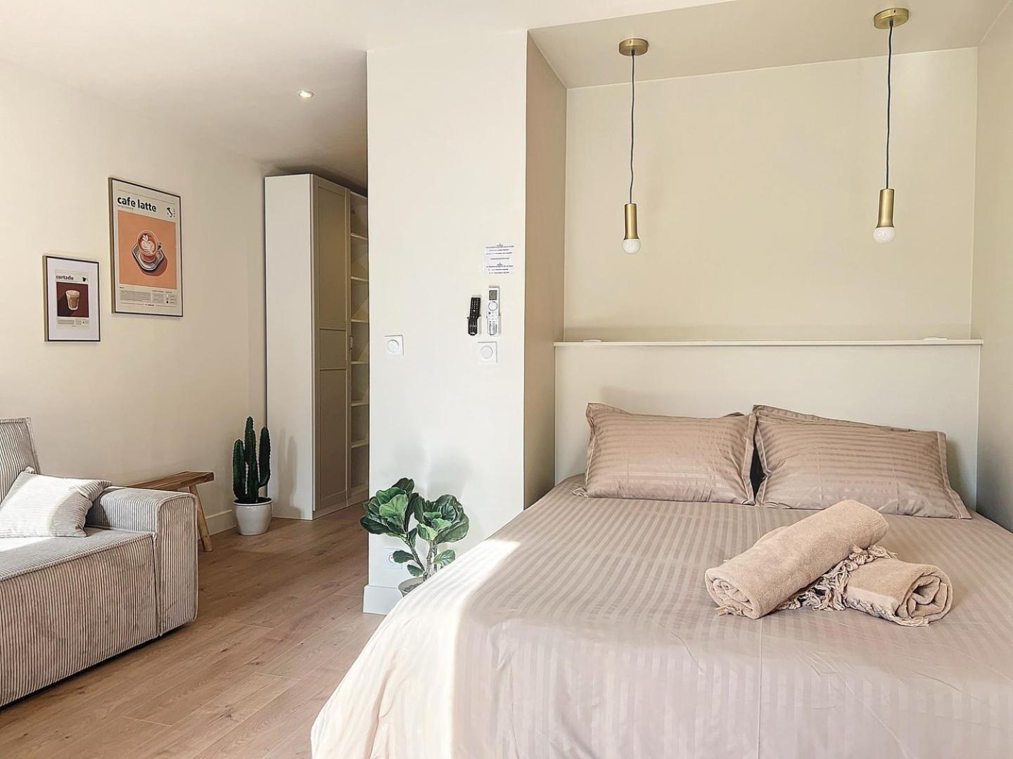 Appartement - Avec Balcon & Climatisation - Les Freres De La Loc' Marseille