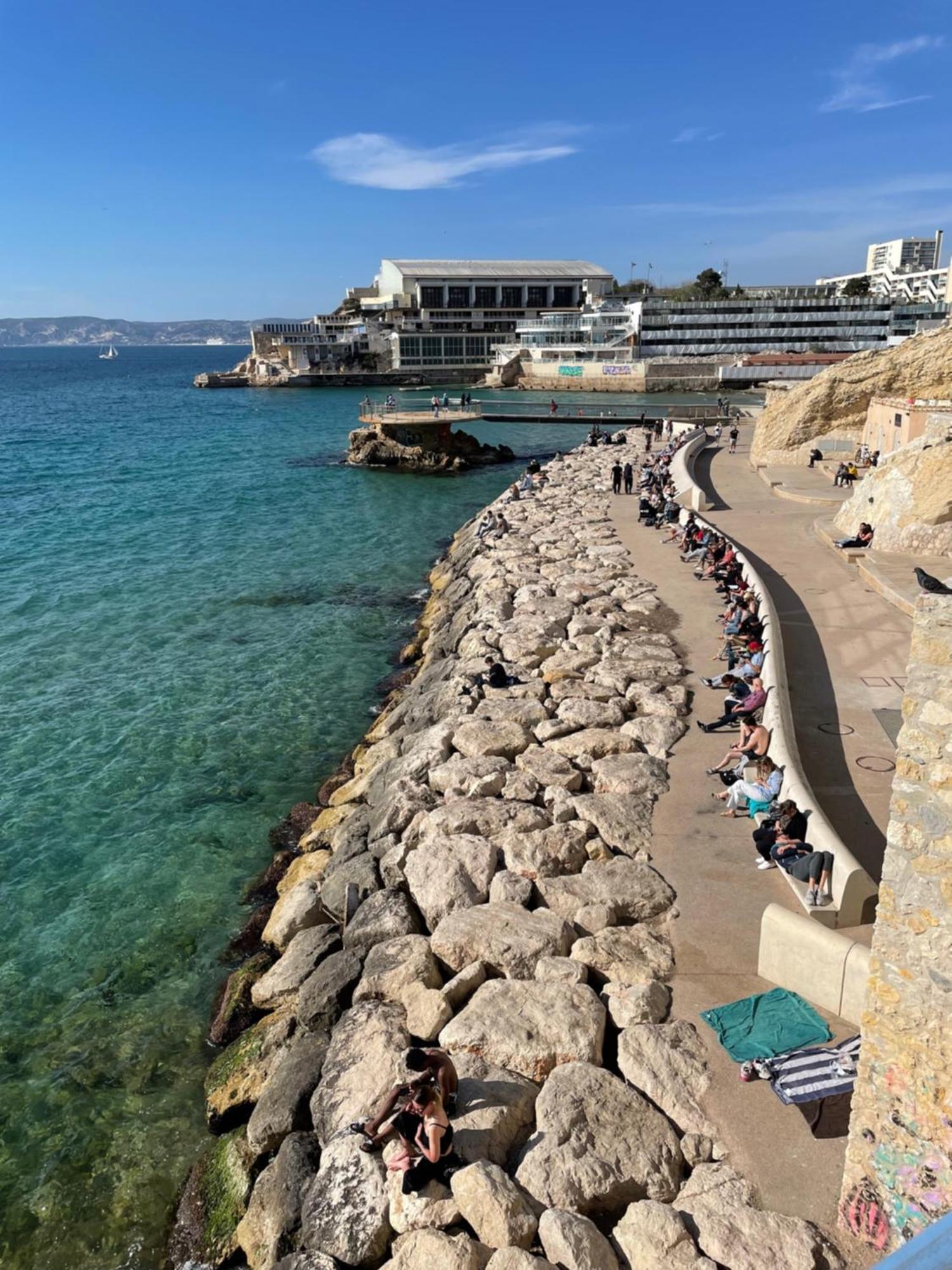 Vieux-port Vue Basilique Notre-dame Marseille