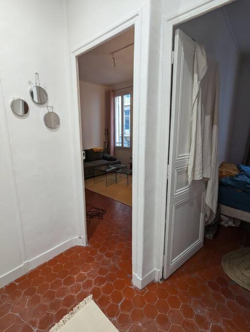 Căn hộ 3 Nights Minimum, Renovated Entire Flat, Of Marseille, 4 People, 1first Floor