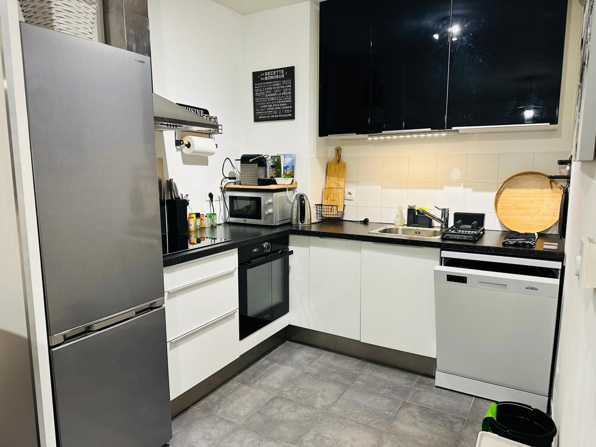 Cosy Flat Joliette, Secured Parking Lot *