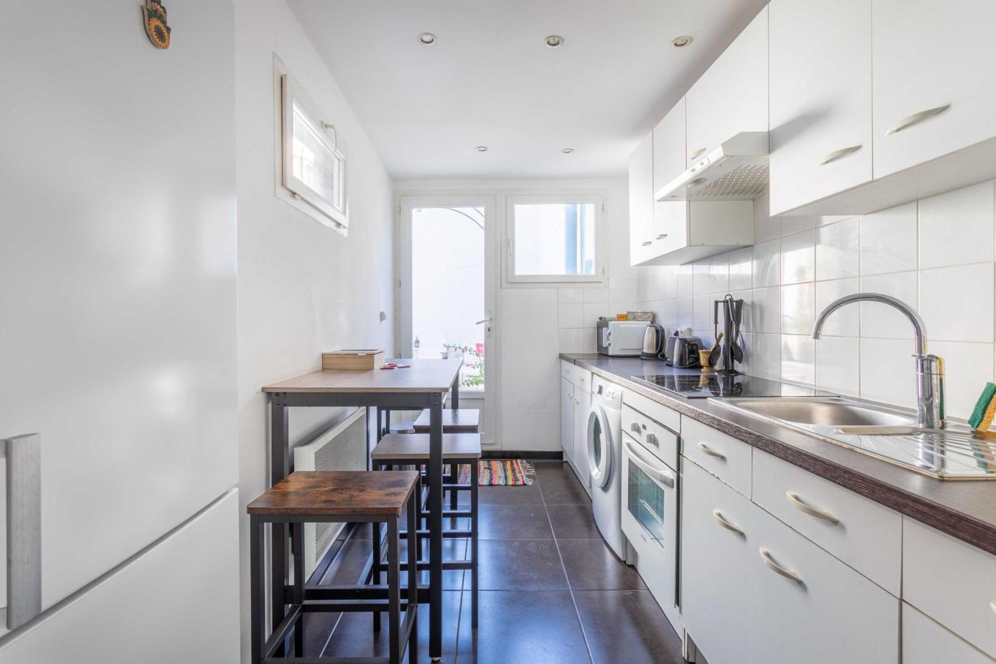 Cozy 1 Bedroom In La Plaine District Apartment