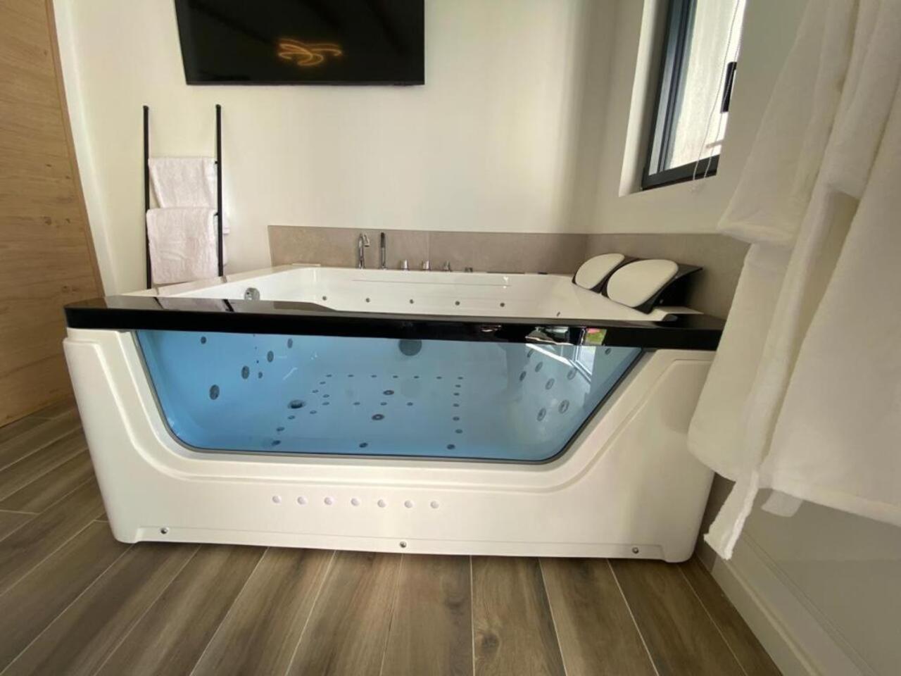 Bed & Breakfast Magnifique Loveroom