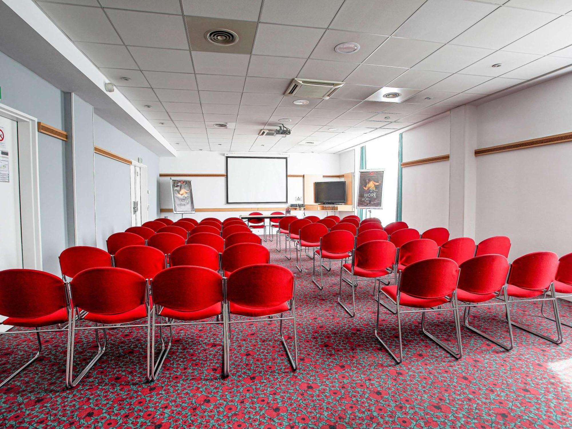Hotel Ibis Centre Gare Saint Charles 3*