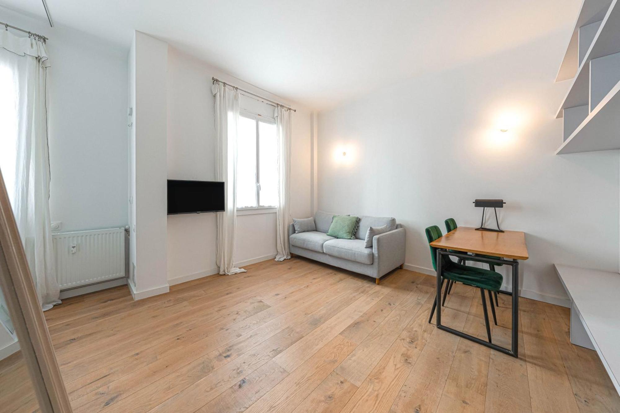 Apartment Architecte Catalans- Bord De *
