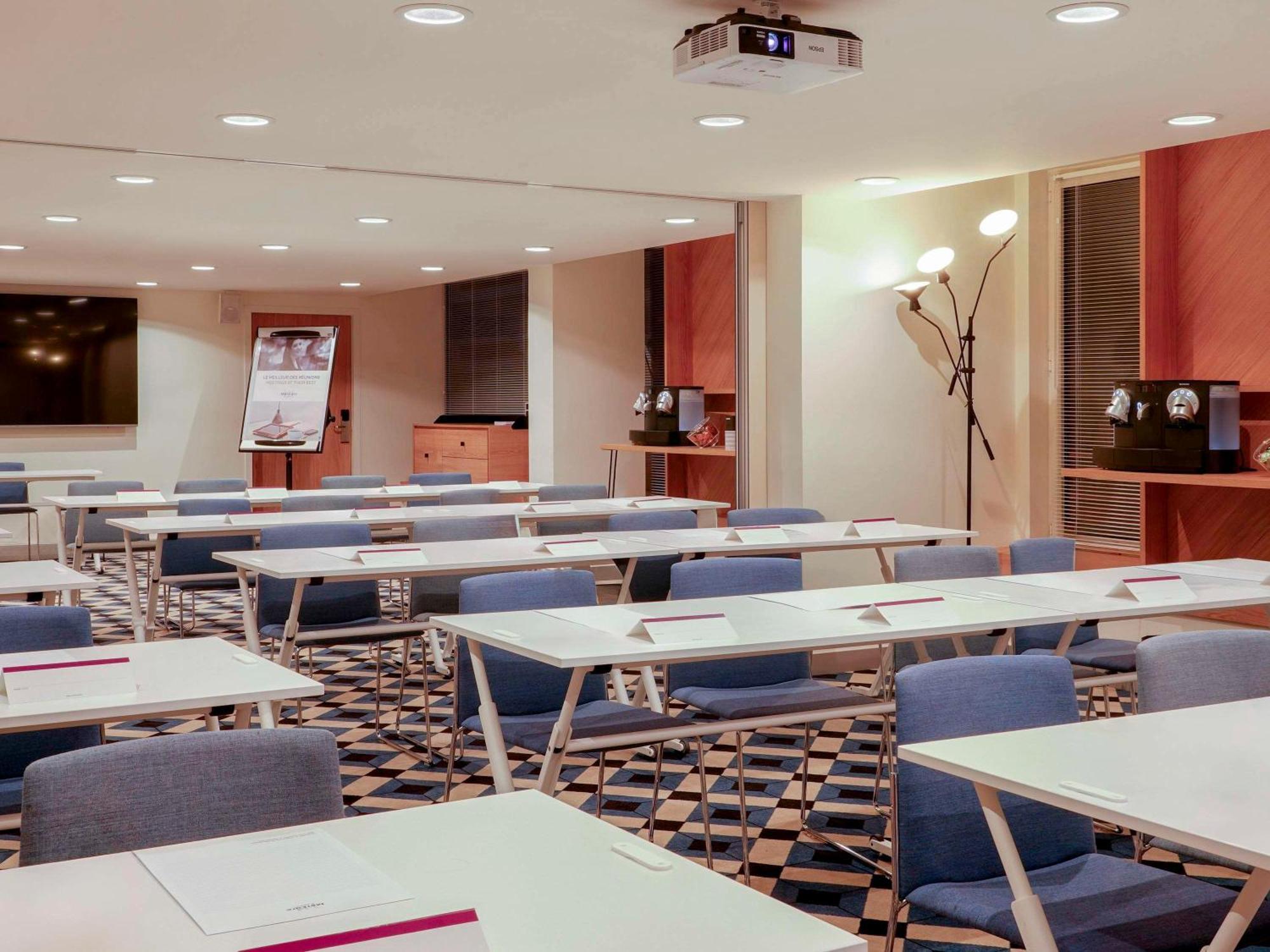 Mercure Centre Prado Velodrome 4*