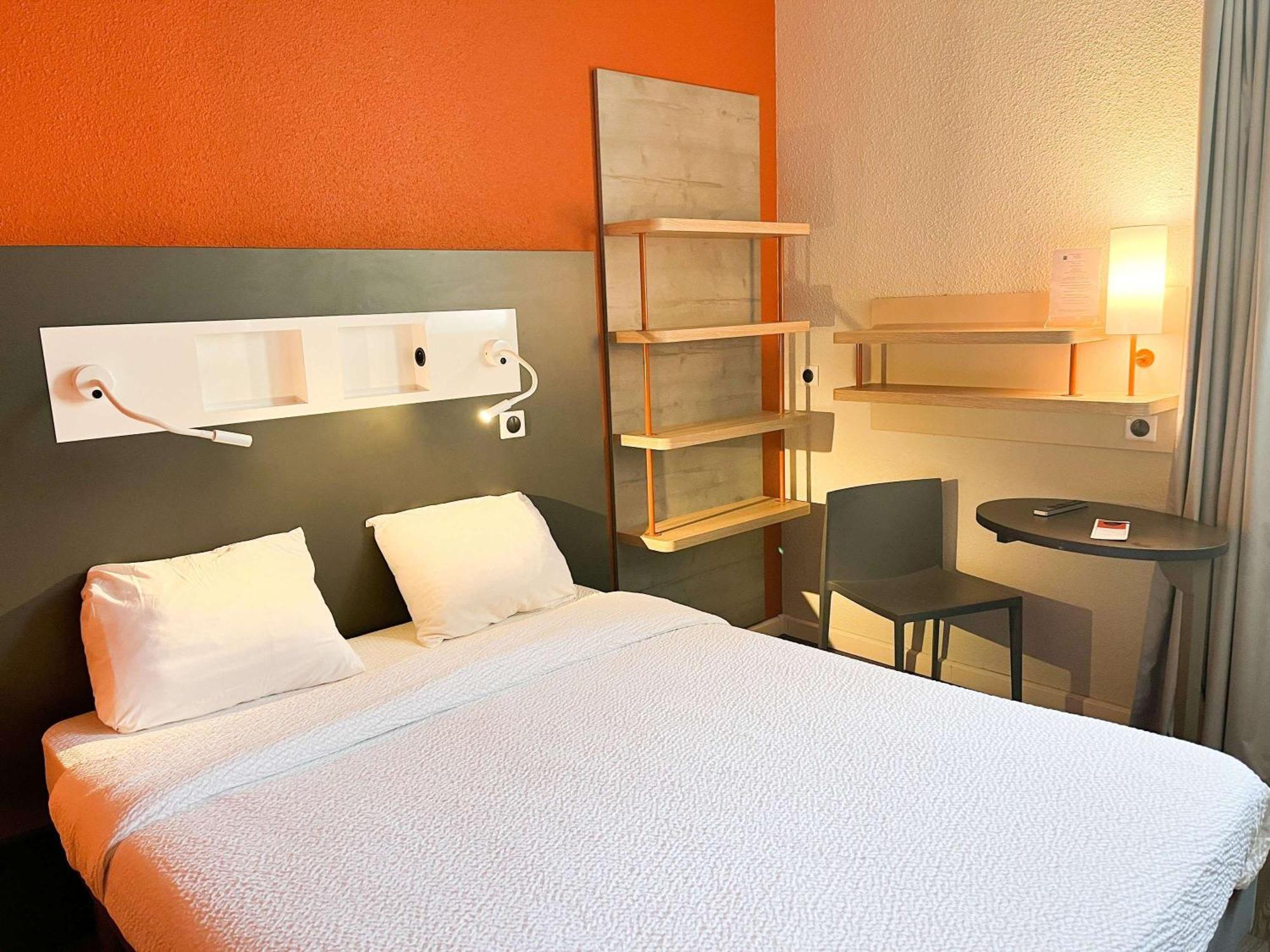 Ibis Budget Vieux Port Khách sạn 2*