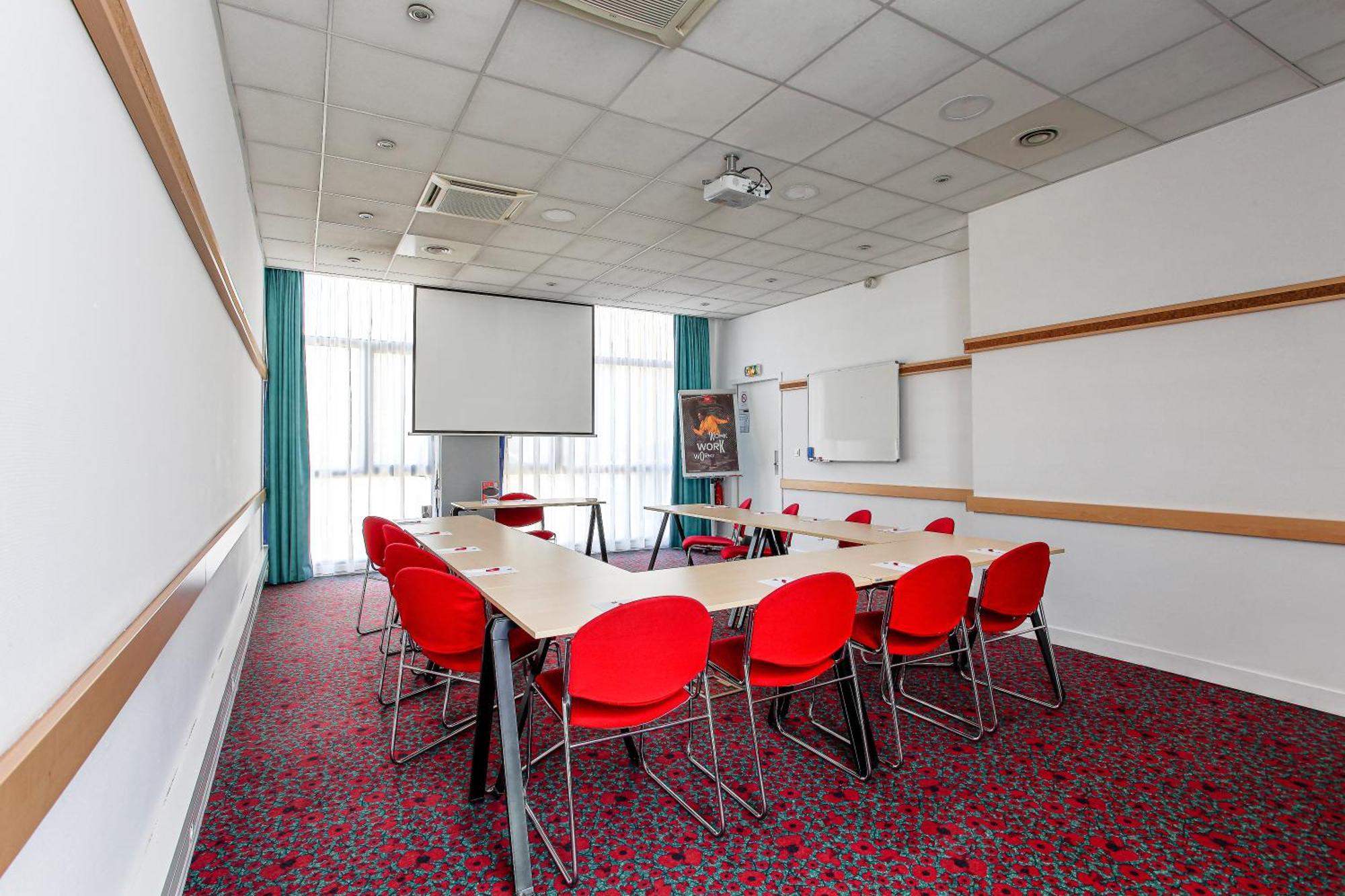 Hotel Ibis Centre Gare Saint Charles 3*