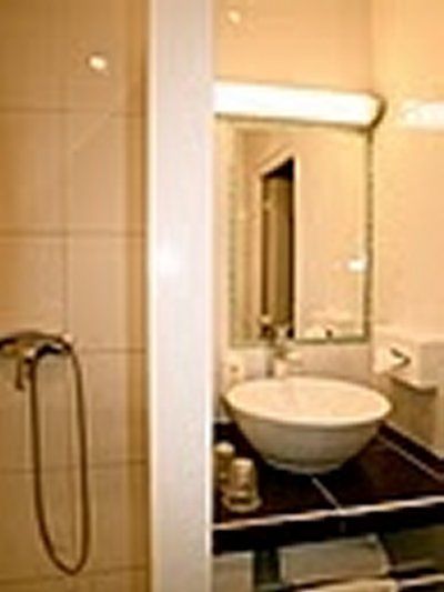 Adonis Vieux Port Hotel