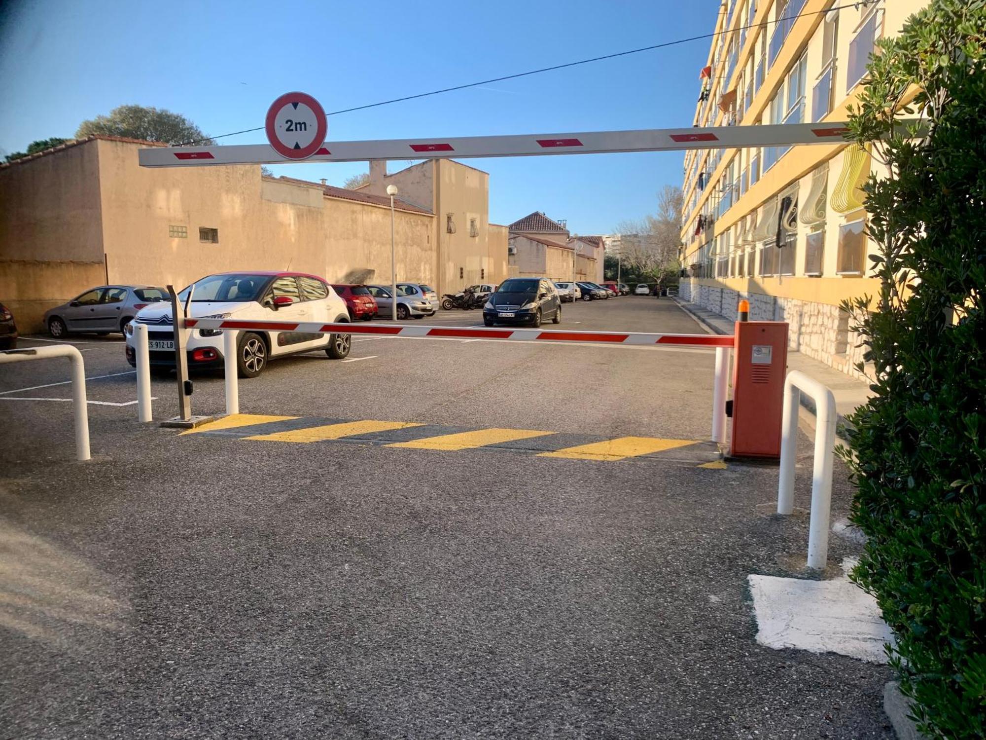 T3 + Parking Proche Stade Apartment