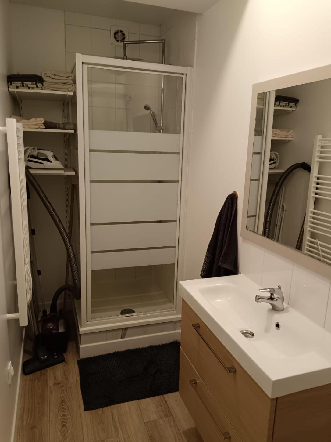 T2 Prive Proche Gare Apartment