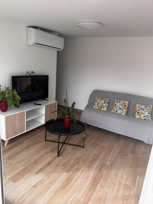 Maison Entierement Neuve * Marselha