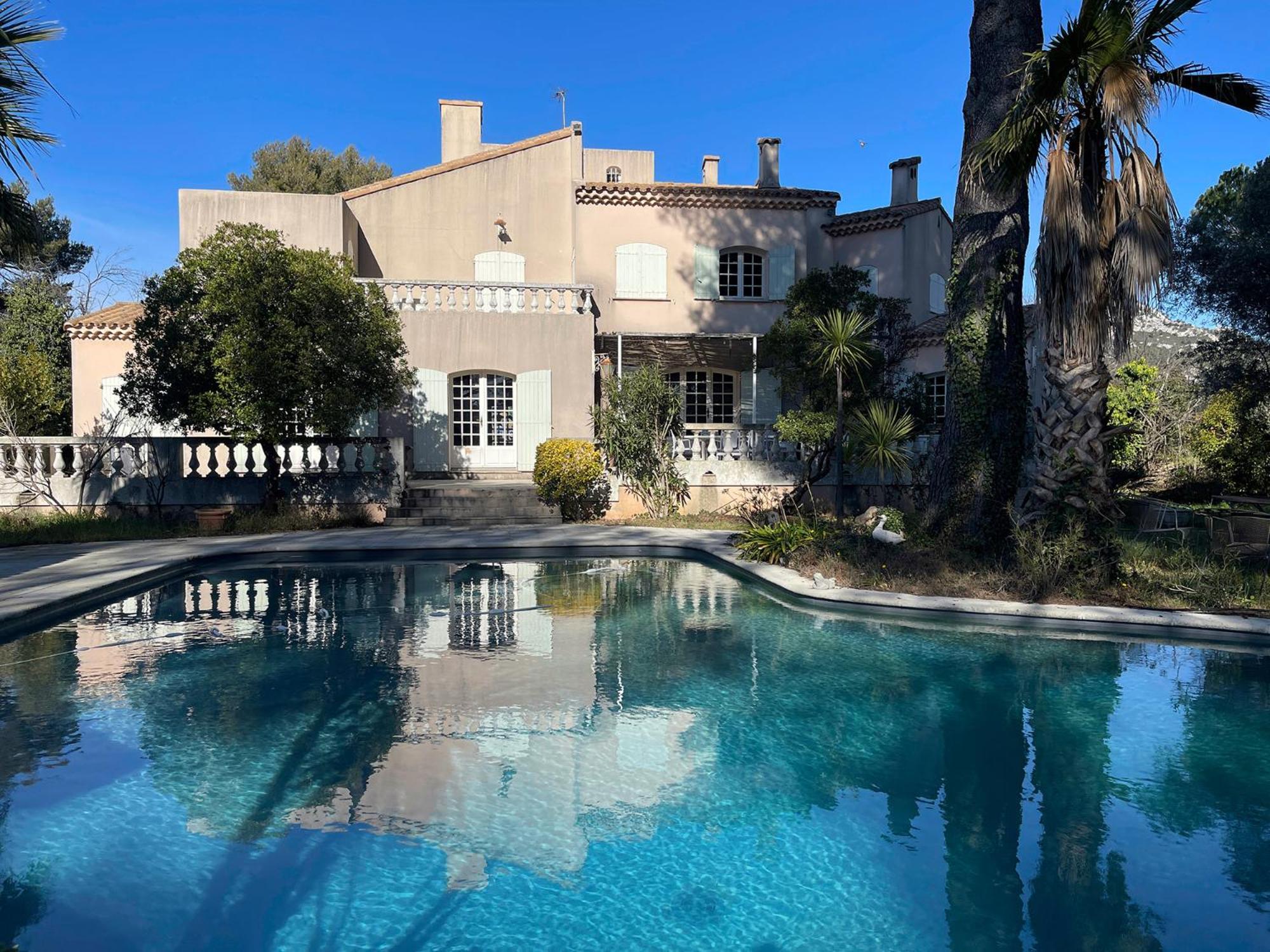 Grand Cedre Villa Marseille