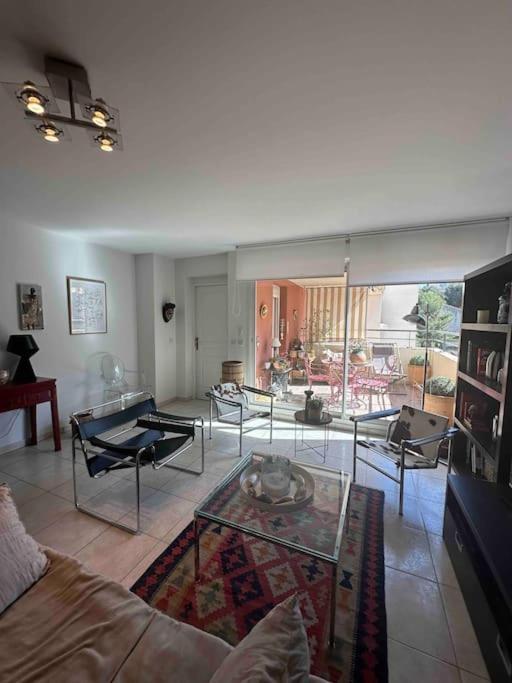 Le Breteuil - Superbe T2 - Plein Centre *