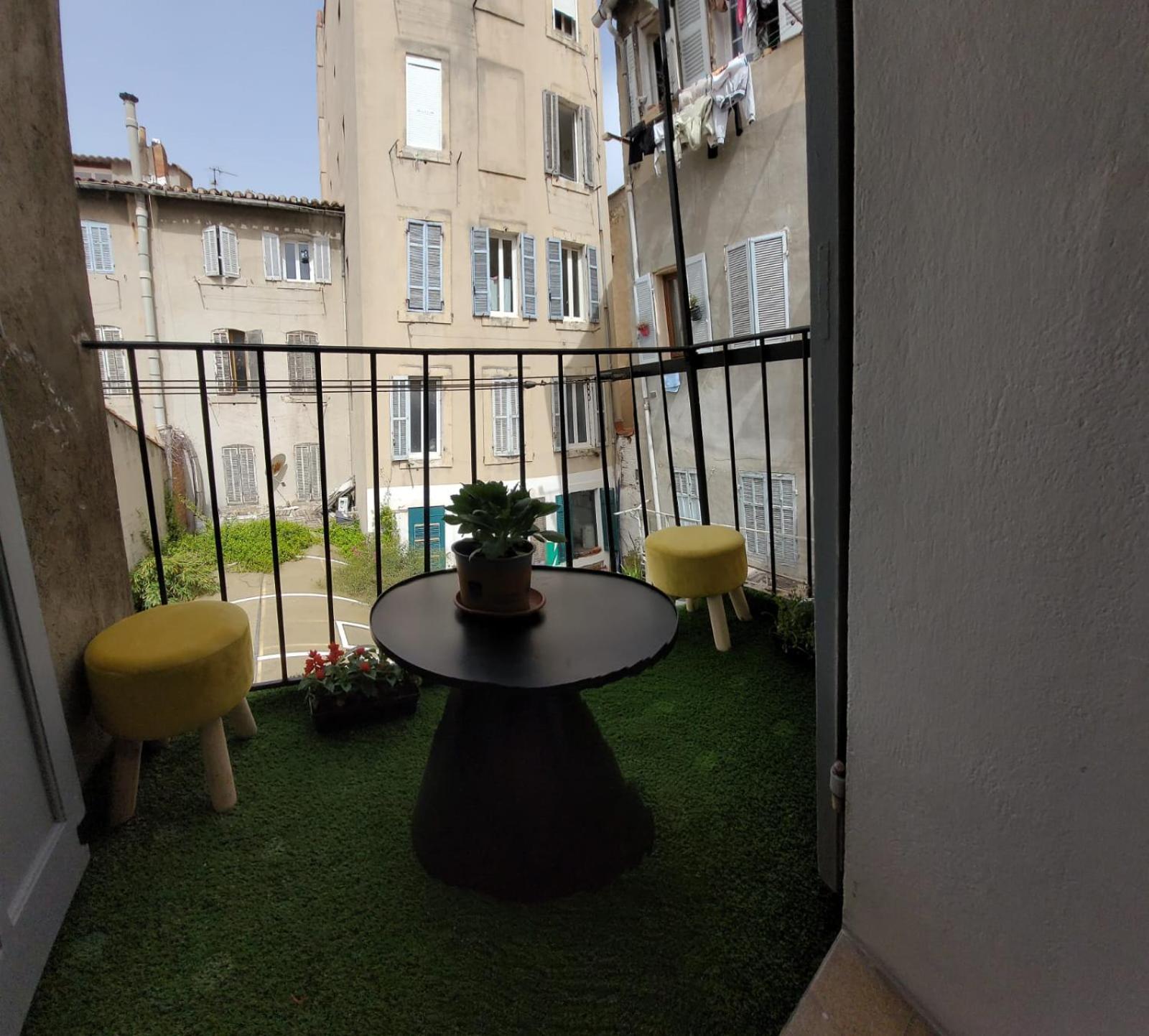 Apartment Charment T2 Quartier Createurs,metro Crs Julien. Marseille