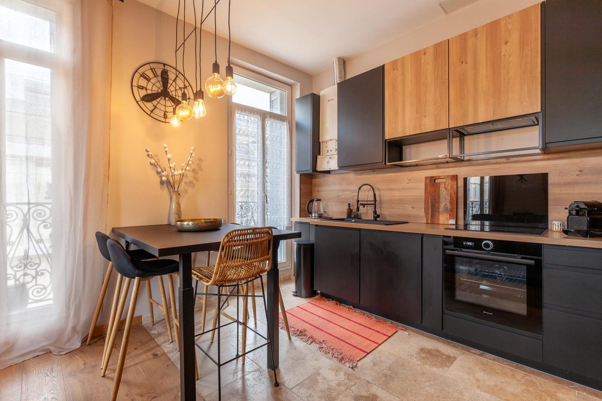 Pour 7 A Apartment