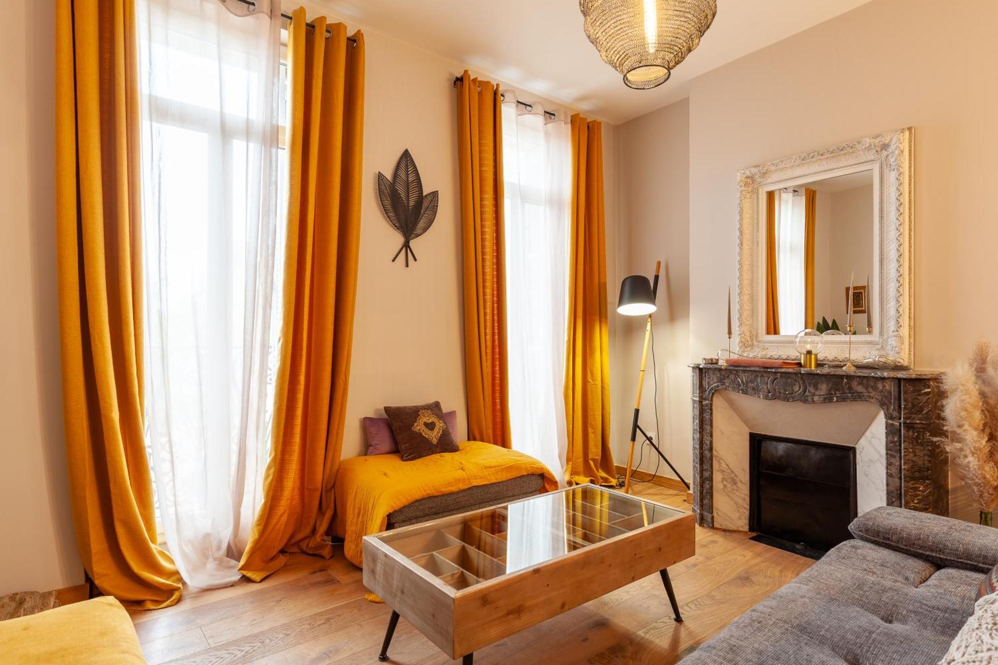 Pour 7 A Apartment Marseille
