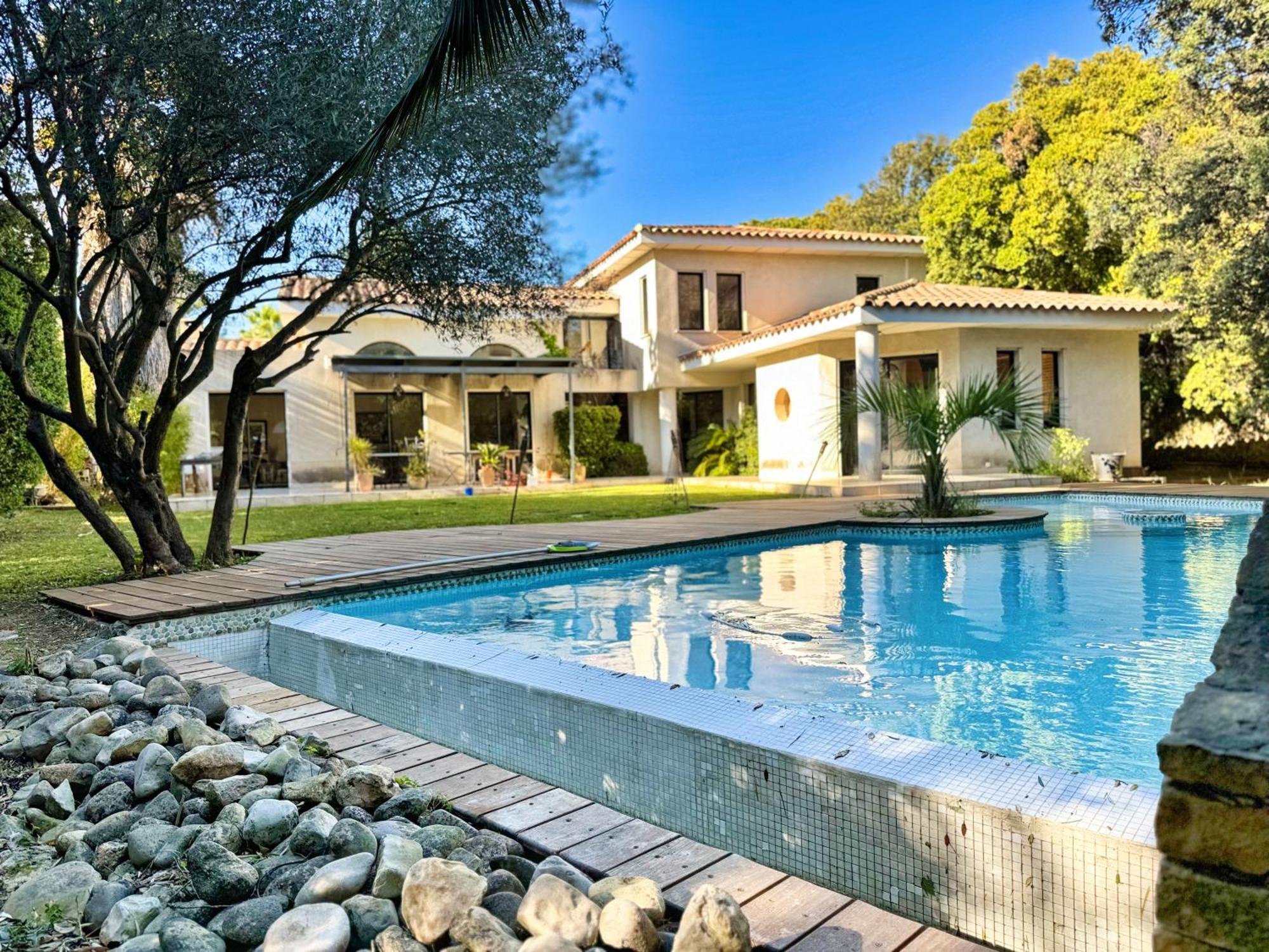 D'architecte Tout Confort, Piscine & Jardin