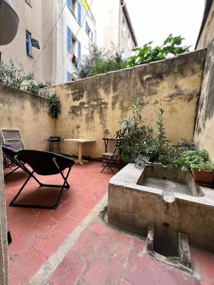 T2 Avec Cour Privee Au Coeur Du Panier- Vieux Port Marseilles