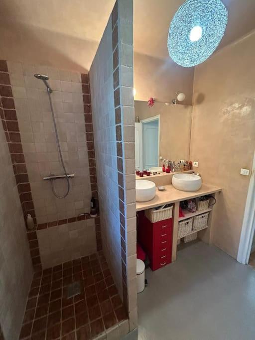 Maison Avec Piscine Privee Сasa de vacaciones Marsella