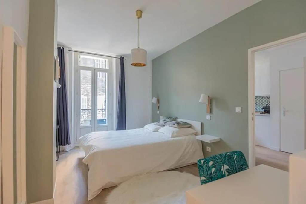 Design & Quiet Appt - Parc Longchamp 4 Sleeps Apartment *
