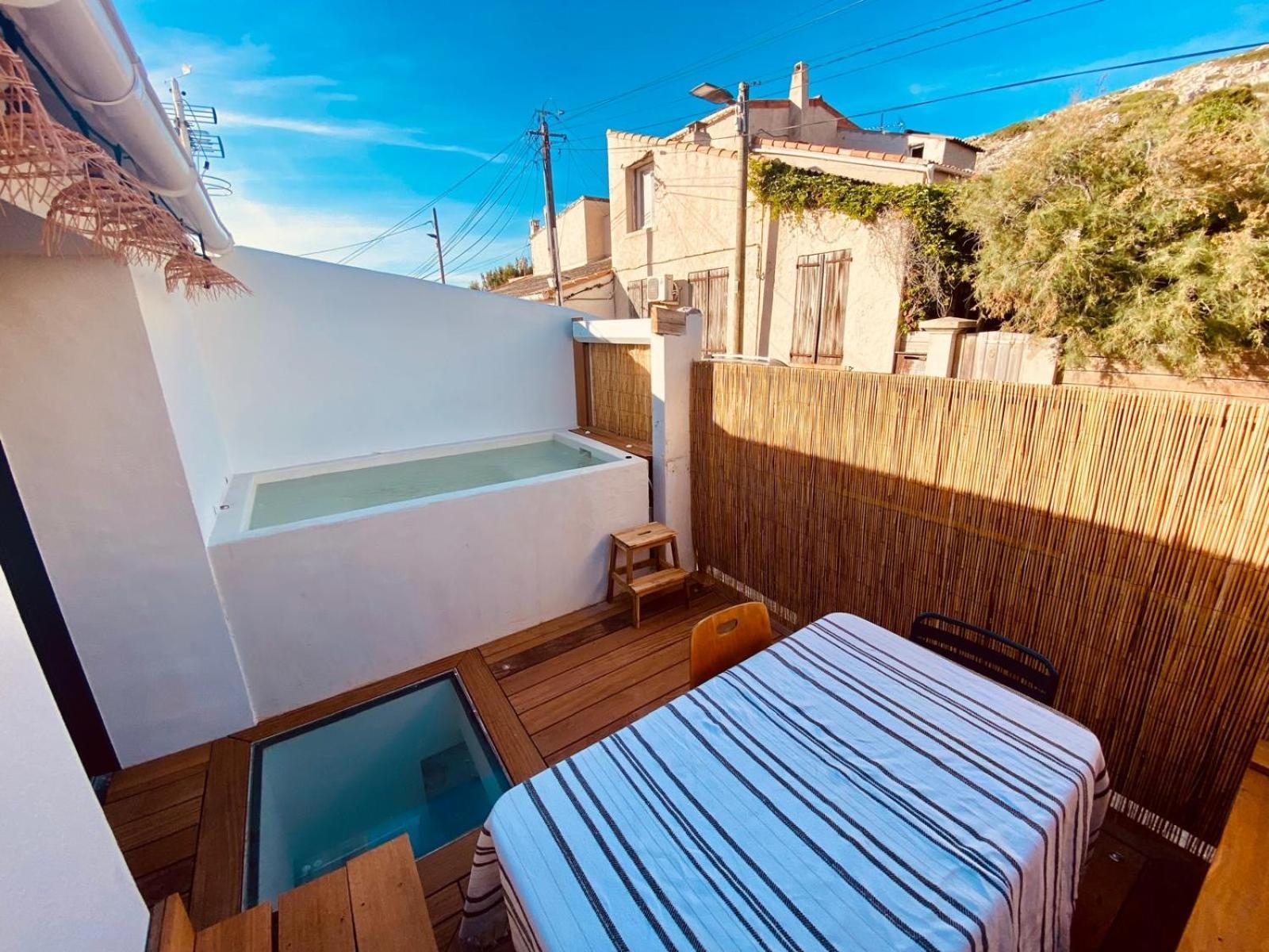 Maison Bord De Avec Jacuzzi Marseille
