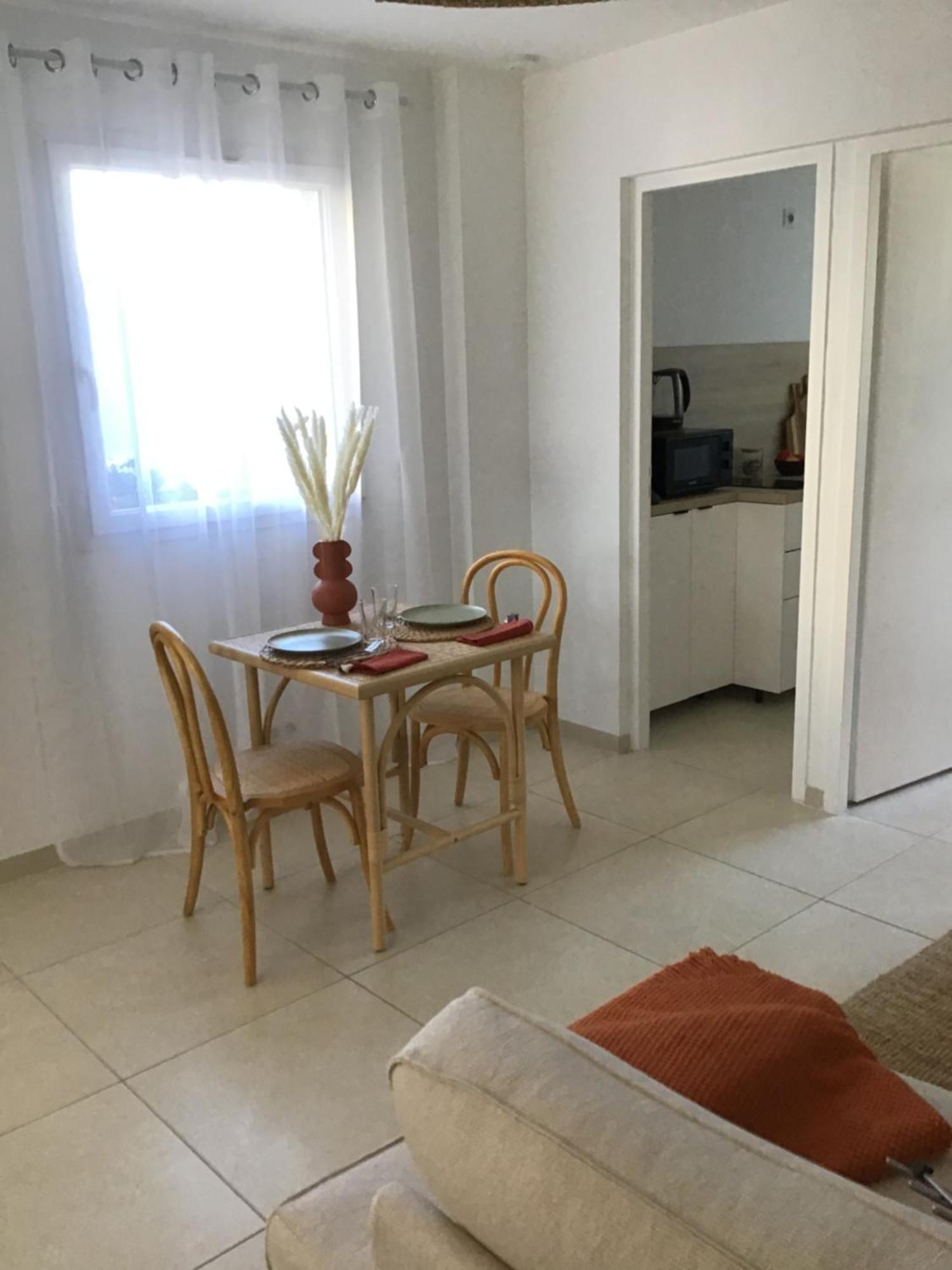 Homestay Ste Marguerite Elegant T2 Avec Terrasse *