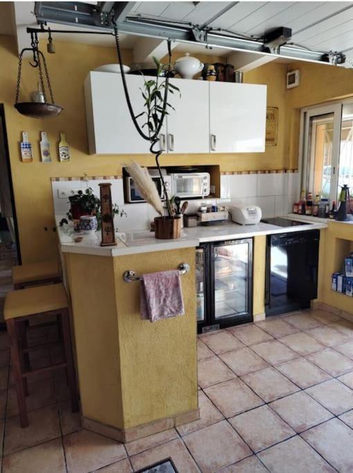 Sharehouse -room-hostel-backpackers La Girelle Apartment