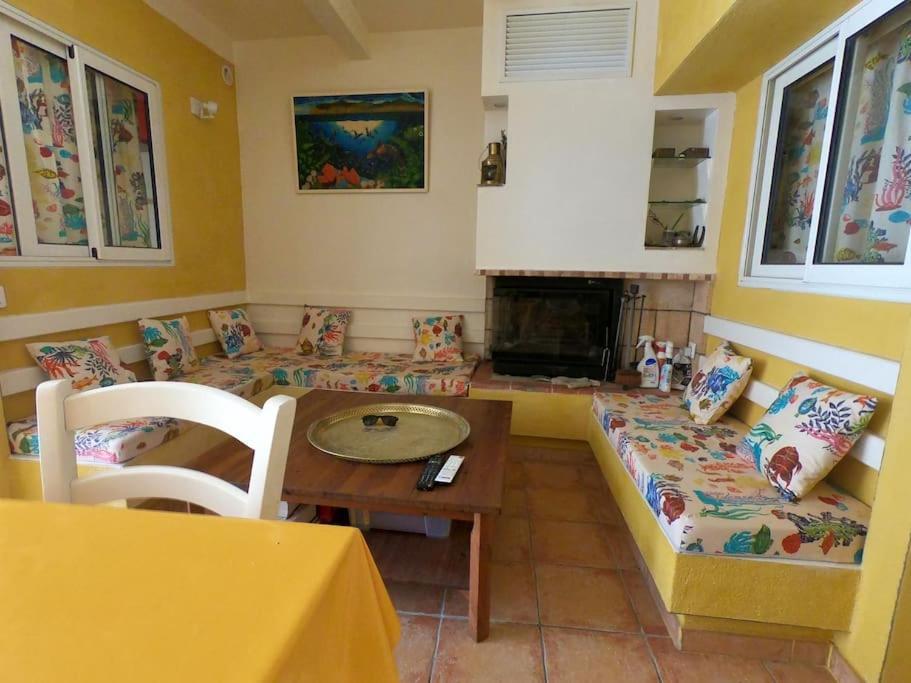 Apartment Sharehouse -room-hostel-backpackers La Girelle Marseilles