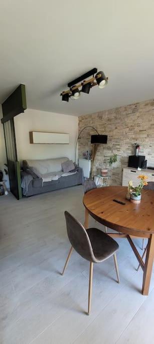 Appartement Terrasse Climatisee 20 Min De La Marseilles