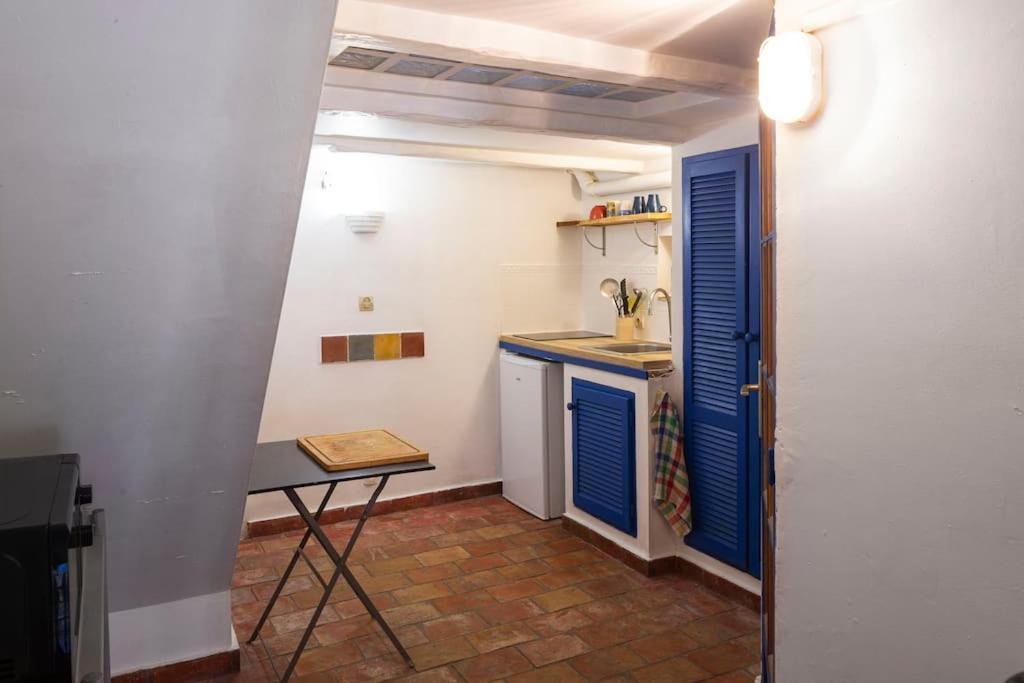 Apartment Port Pin