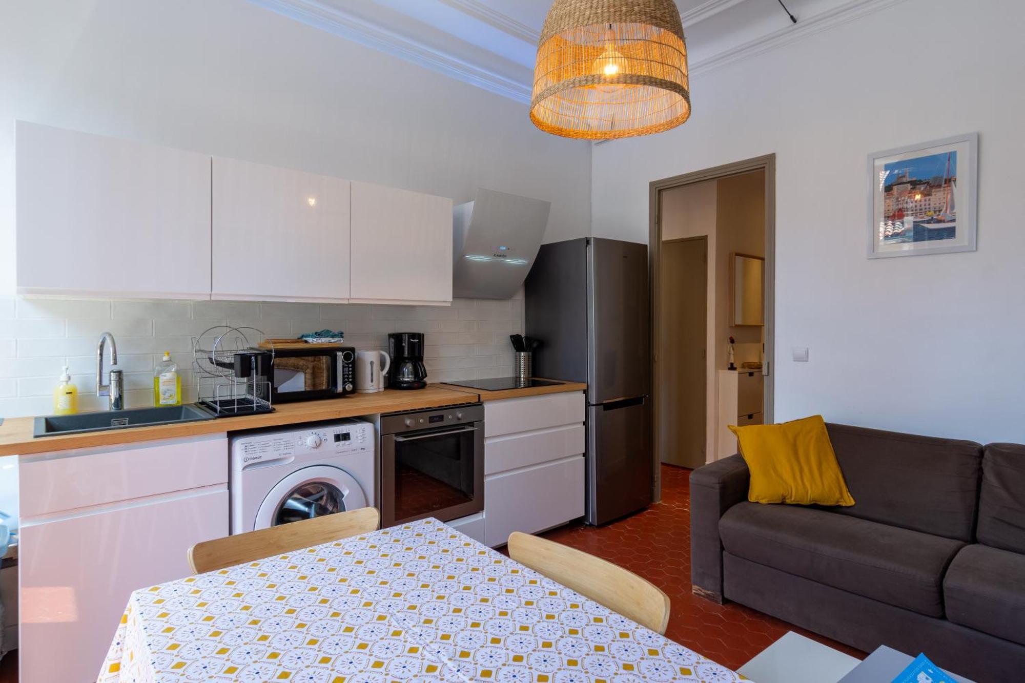 T4 Cours Julien Proche Vieux-port - Parking Gratuit * Marseille