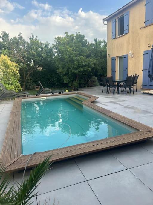 Jolie Maison Provencale Au Volets Bleu Marseille