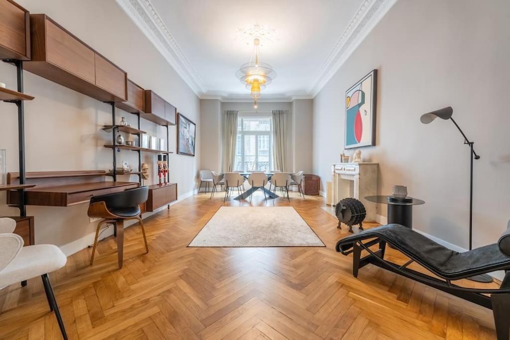 Standing, 8 Pers Apartment