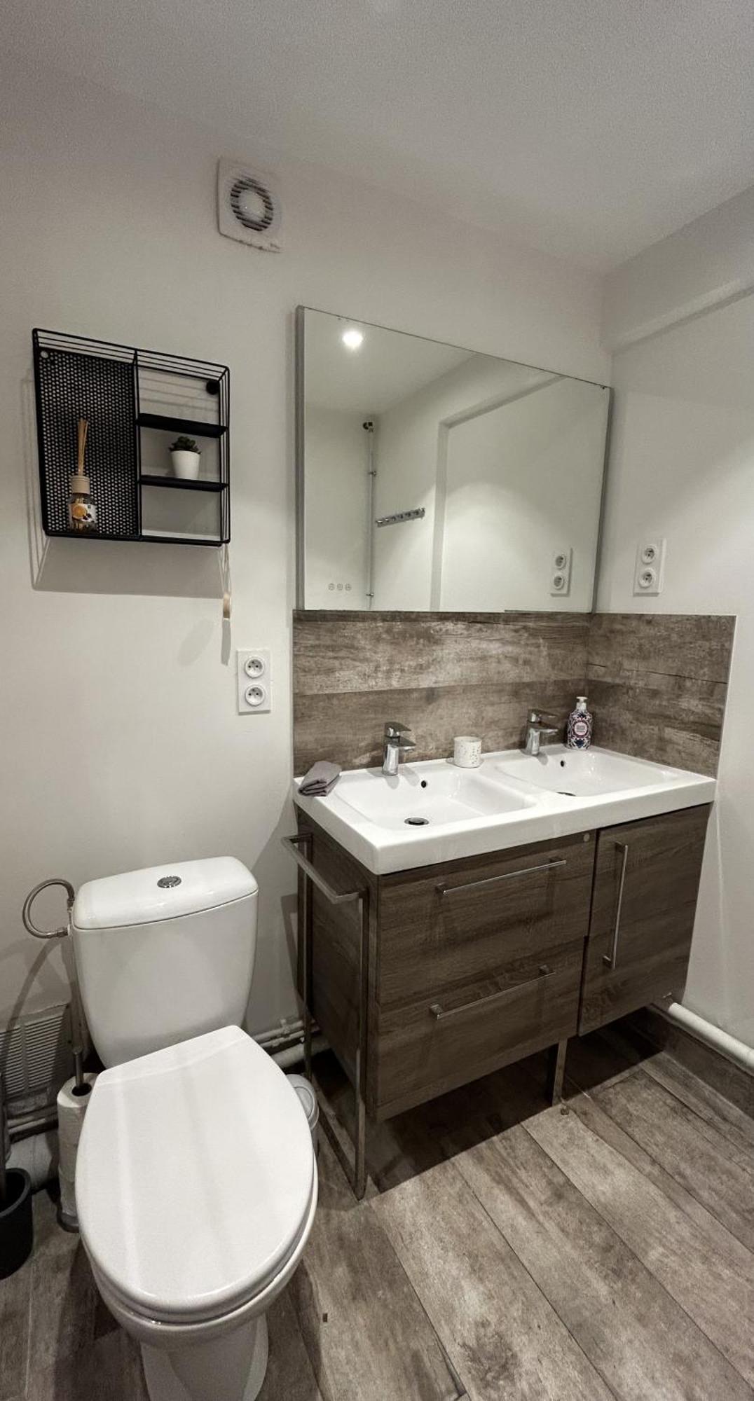 Apartment 5 15 Minutes *